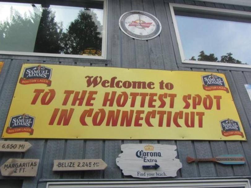 Welcome To Hat City Danbury, A Suburban Retreat Buitenkant foto