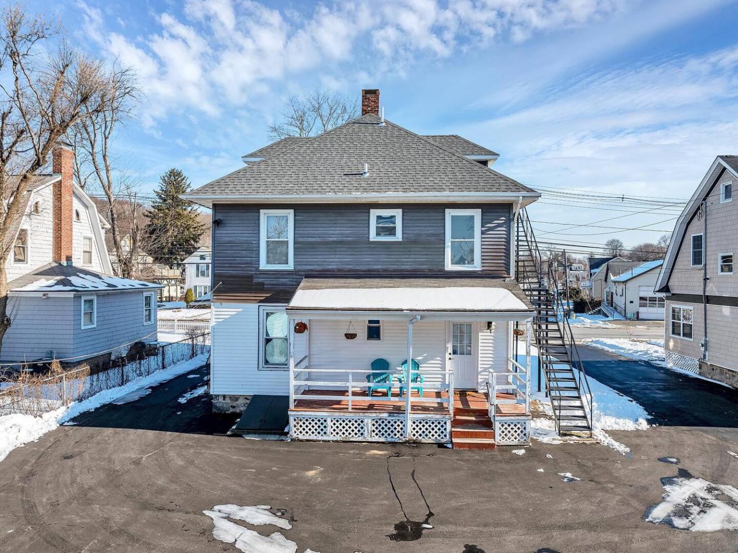 Welcome To Hat City Danbury, A Suburban Retreat Buitenkant foto