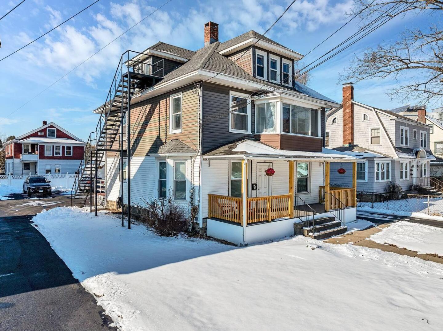 Welcome To Hat City Danbury, A Suburban Retreat Buitenkant foto