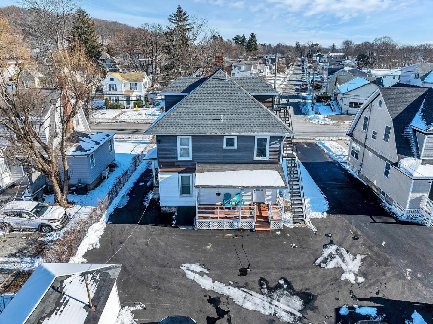 Welcome To Hat City Danbury, A Suburban Retreat Buitenkant foto