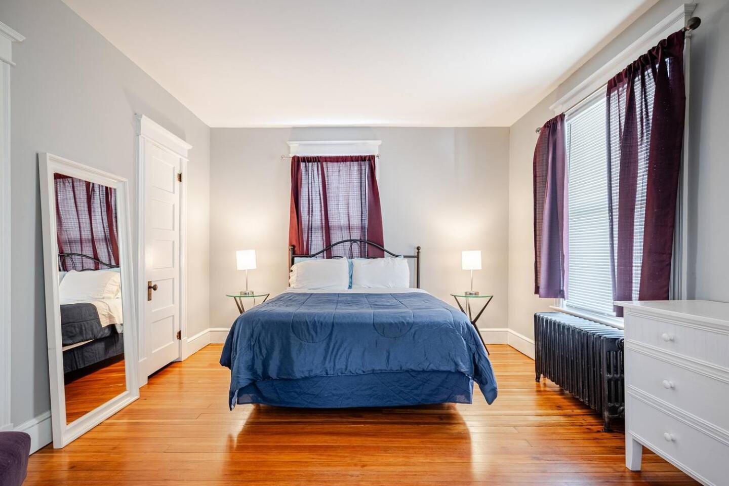 Welcome To Hat City Danbury, A Suburban Retreat Buitenkant foto